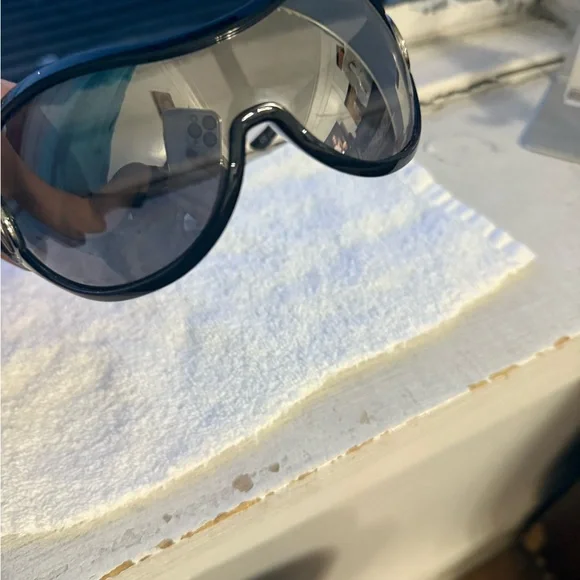 Gucci Horsebit Early 2000's Wrap Shield Sunglasses (Vintage) - Picture 10 of 12